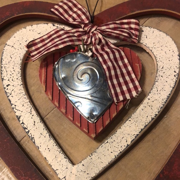 Valentine’s Day Wooden Hanging Heart perfect for Farmhouse ❤️ Gingham Bow - Picture 2 of 5